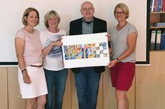 Susanne Voß (v.l.), Vorstand Lebenshilfe Ostholstein e.V., Renate Offenborn, Kita-Leitung „Mittenmang“, und Melanie Müller, Kita-Leitung „Langenfelde&amp;quot; und „Am Papenmoor“ nehmen das Zertifikat von Gutachter Jürgen Koch entgegen.  Foto: Lebenshilfe/hfr