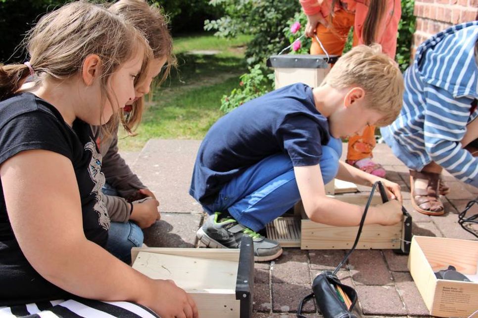 Jeder kleine Handwerker durfte seinen Kasten am Ende noch verzieren.
