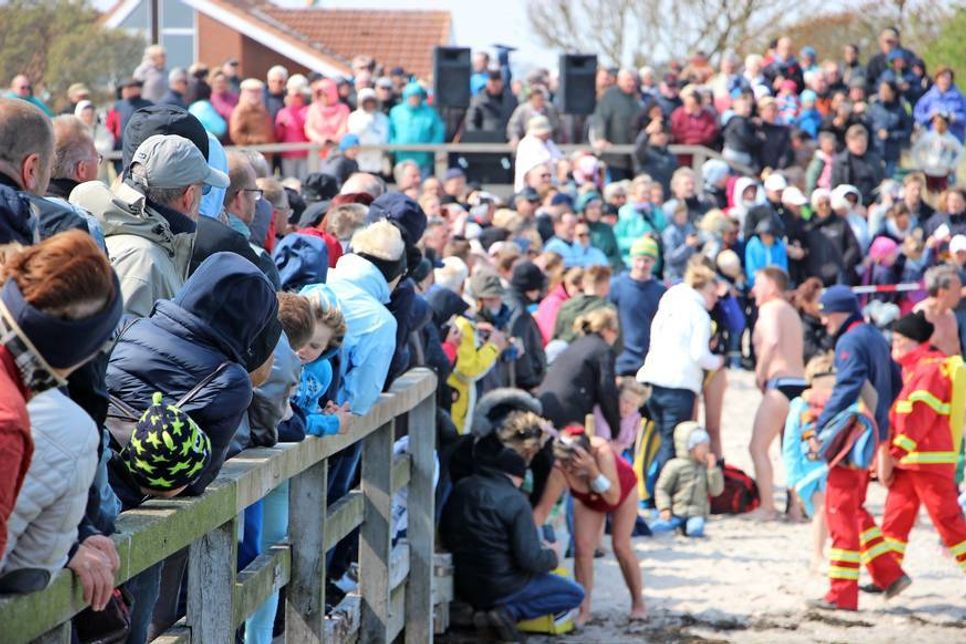 Die Zuschauer honorierten den Mut der Anbader mit großem Applaus.