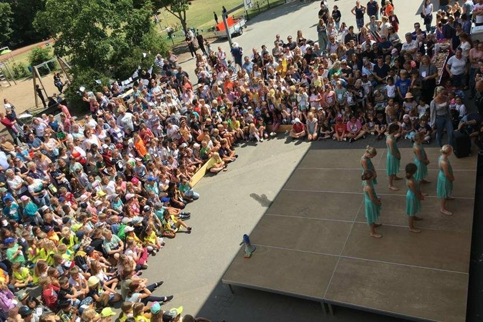 Zum  Abschluss des Festes gab es eine Tanzvorführung der Central Dance Academy Germany.