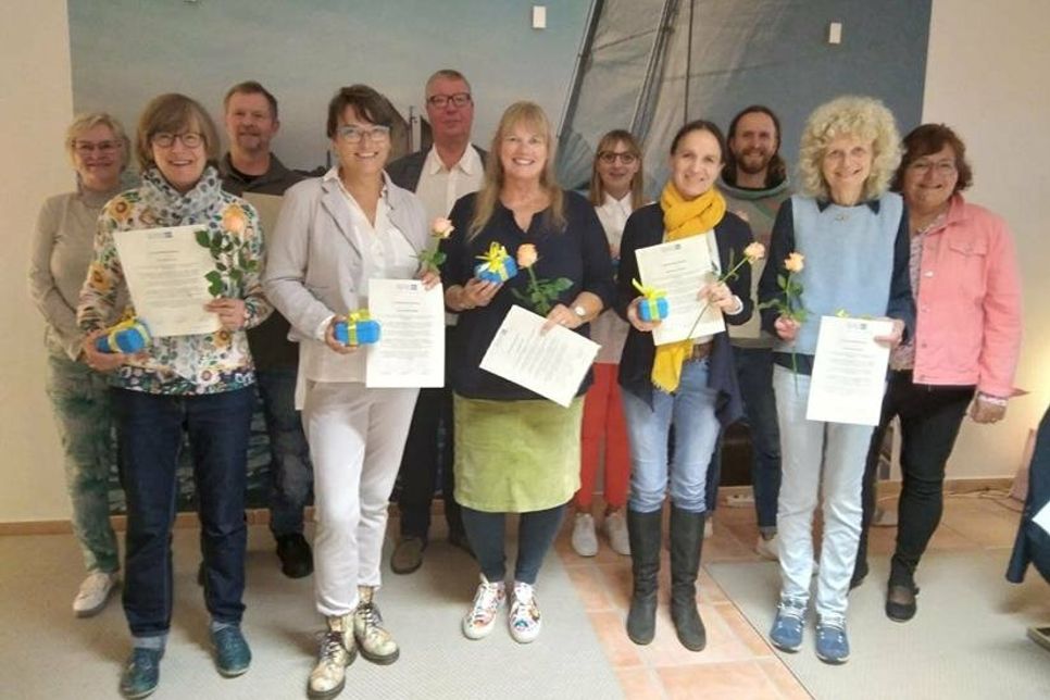 Die Teilnehmenden des Befähigungskurses zum Sterbebegleiter mit den Koordinatorinnen.