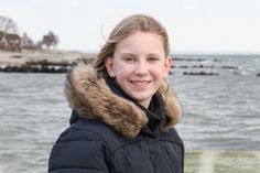 Marleen Gosdzinski an ihrem Lieblingsort, der Ostsee am Strandbad.