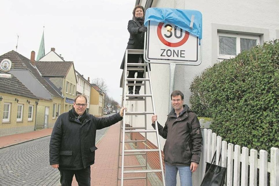 Februar: Neue 30er-Zonen in Neustadt sind startklar +++ Mark Burmeister verzichtet auf Wiederwahl als Grömitz‘ Bürgermeister in 2023 +++ Lensahns neuer Bürgermeister Michael Robien im Amt +++ Heidrun Seidel wird 1. Vorsitzende des TSV Neustadt +++ Orkantief Zeynep sorgte für Dauereinsatz der Feuerwehren +++ Grömitz: Spatenstich für sozialen Mietwohnungsbau erfolgt +++ Pelzerhaken: Aus dem Haus des Gastes ist eine moderne Tourist-Info geworden