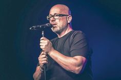 Martin Kämpfer &amp;amp; Band unterhalten das Publikum am Dienstagabend bis 21 Uhr beim letzten „HafenKonzert“ im Rahmen des „Kultursommers 2021“ im Niendorfer Hafen.
