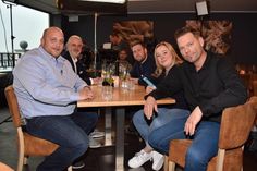 V. lks.: Tim Bornewasser, Ralf Schulte, Marc Bordt und Jessika Hinsch sind zu Gast bei Ole Pörksen. (Foto: René Kleinschmidt)