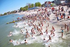 Am Samstag wird in Niendorf/Ostsee wieder traditionell angebadet. Vorher und nacher gibt es ein buntes Rahmenprogramm auf dem Niendorfer Balkon. (Foto: TSNT GmbH)
