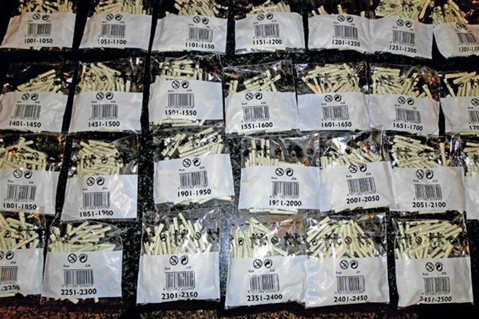 Lose zur Überprüfung bereit gelegt.