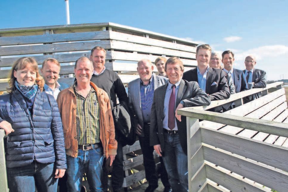 Die ostholsteiner Bürgermeister machten sich ein Bild über die dänische Seite des Fehmarnbelts: Sibylle Kiemstedt (Kreis Ostholstein), Stig Rømer Winther (Femernbelt Development), Jürgen Zuch (Amt Oldenburg-Land), Jens Reise (Großenbrode), Bernd Bruhn (Neukirchen), Patrick Jarosczinsky (Femernbelt Development), Thomas Bauer (Göhl), Jürgen Raudonus (Heringsdorf), Dr. Uwe Brinkmann (Bad Schwartau), Thomas Keller (Ratekau), Martin Voigt (Oldenburg, v. lks.).