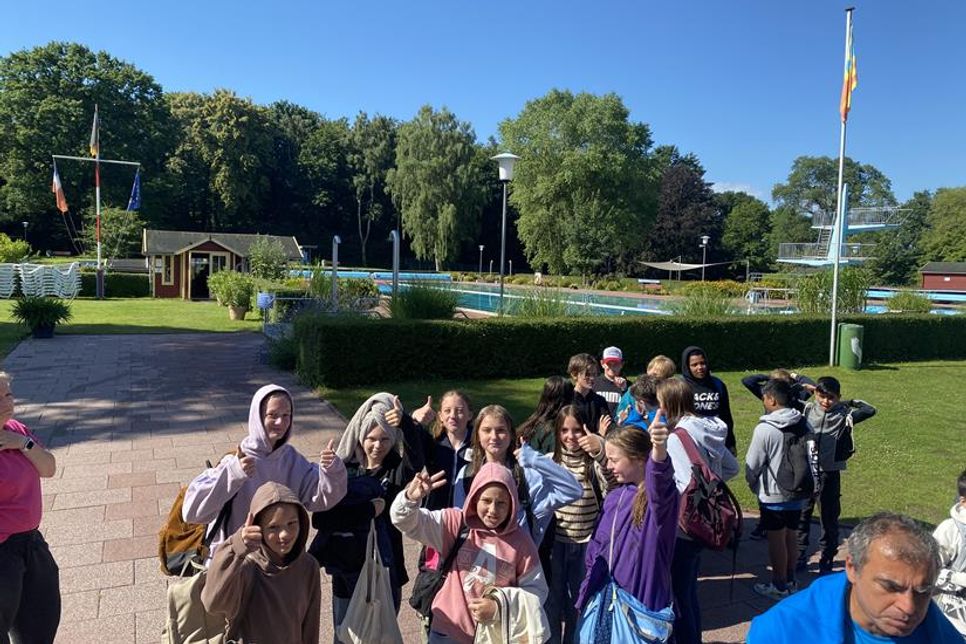 Teilnehmende der Schwimmkurse.