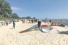 Der Surfstrand Pelzerhaken ist ein beliebter Treffpunkt für Sufer und Kiter.