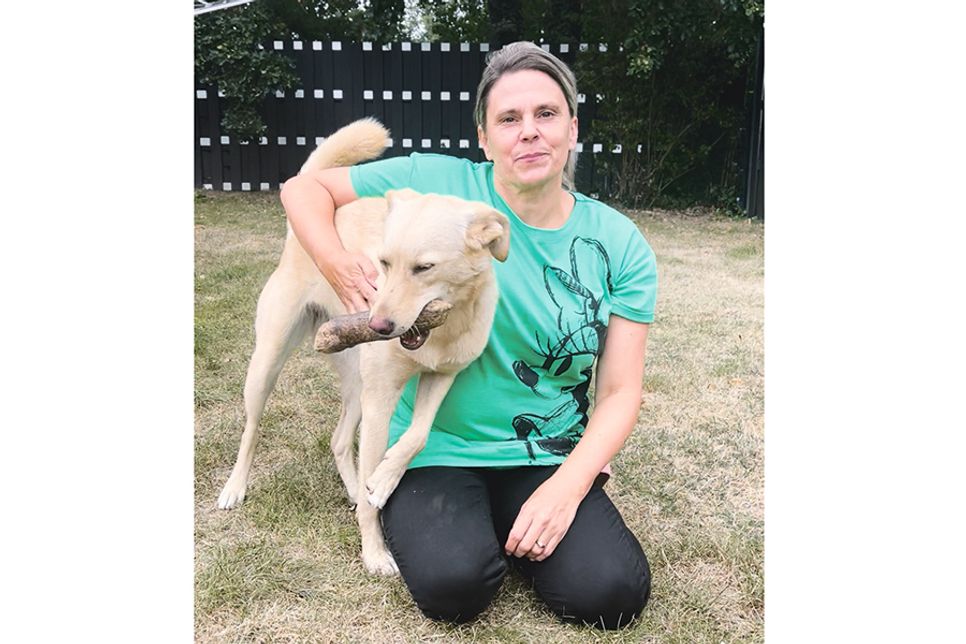 Die Ratekauerin Manuela Friedrich ist Tierliebhaberin durch und durch. Vor sechs Jahren hat sie „Lonsis Herzbewohner Stiftung“ gegründet, die vor allem viele Hunde und Katzen vor dem sicheren Tod bewahrt hat.