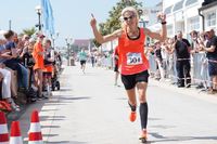 Petra Herrmann aus Lübeck gewann den Halbmarathon als schnellste Frau mit einer Zeit von 1:29:13.