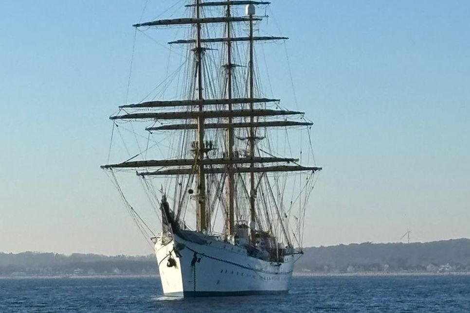 Am vergangenen Sonntag lag die Gorch Fock vor Timmendorfer Strand in der Lübecker Bucht.