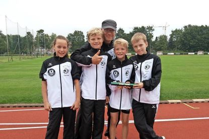 Trainer Andreas Boller mit Charlotte Levin, Ben Boller, Mitja Lochmüller und Kilian Schweigler.