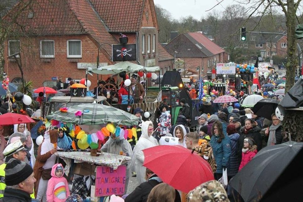 Im Jahr 2020 wurde der 70. Karneval am Lachsbach ausgiebig gefeiert.
