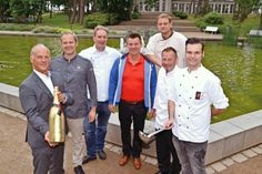 Frank Ehlers von Moët (von links),  Sebastian Hamester („Horizont“), Frank Berger („Ars Vivendi“), Mario Macke (Café Engels Eck), Florian Hannemann („Mein Strandhaus“), Thomas Lemke („Orangerie“) und Dennis Glauche („Suppenkasper“) sind startklar für die „Lukulle 2017“, die am Freitag am Seepferdchen-Brunnen eröffnet wird. (Foto: René Kleinschmidt)