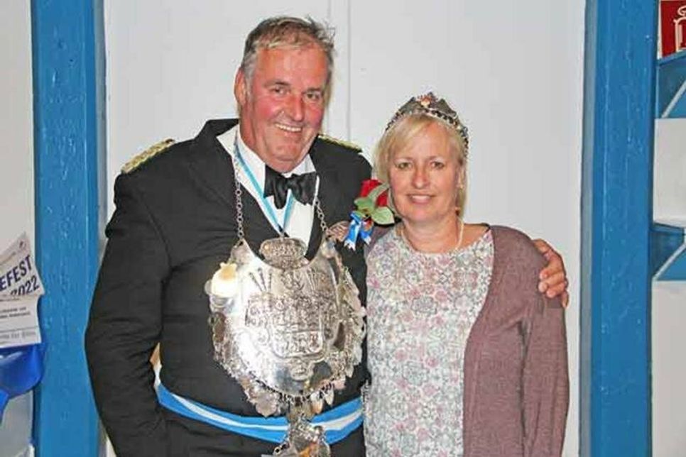 Sie sind das neue Königspaar der Plöner Gilde: Stefanie I. und Michael II (Kröger)