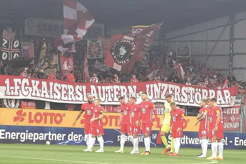 Die „Roten Teufel“ warten auf Holstein Kiel.