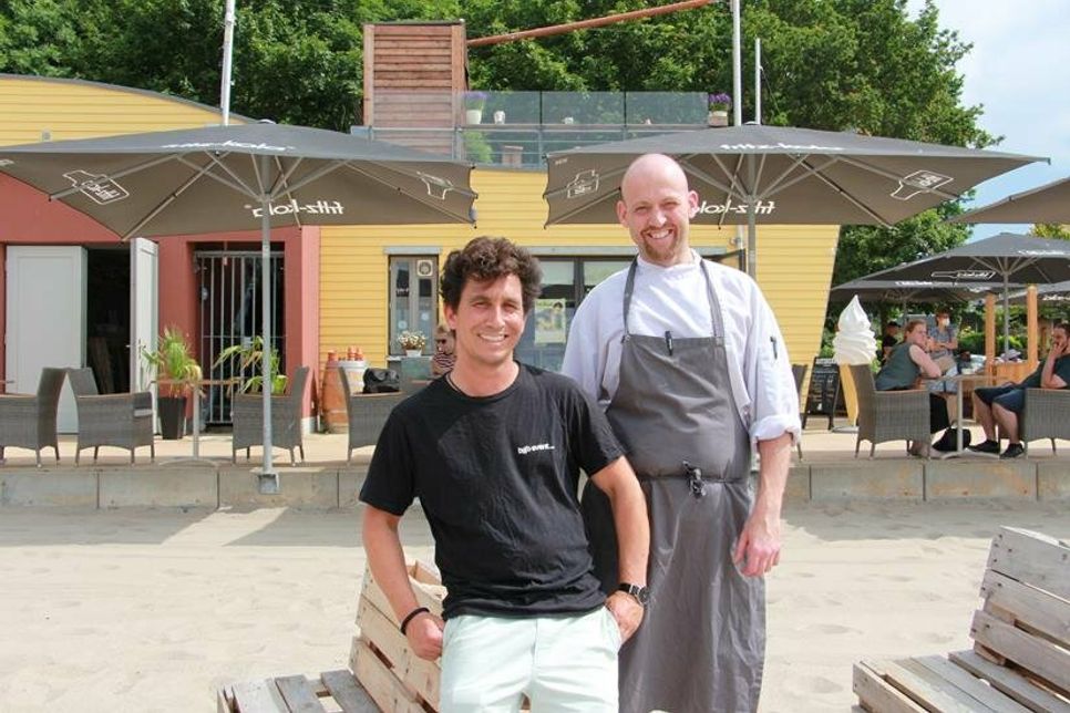 Kümmern sich um entspannte Atmosphäre und eine genussvolle Zeit für ihre Gäste: Betreiber Fabian Bothmann (lks.) und Küchenchef Christopher Giermann.