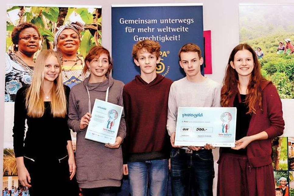 Die Klasse 8f des Ostsee-Gymnasiums Timmendorfer Strand gewann den dritten Preis, der mit 500 Euro dotiert ist. (Foto: BDKJ-Bundesstelle/Christian Schnaubelt)