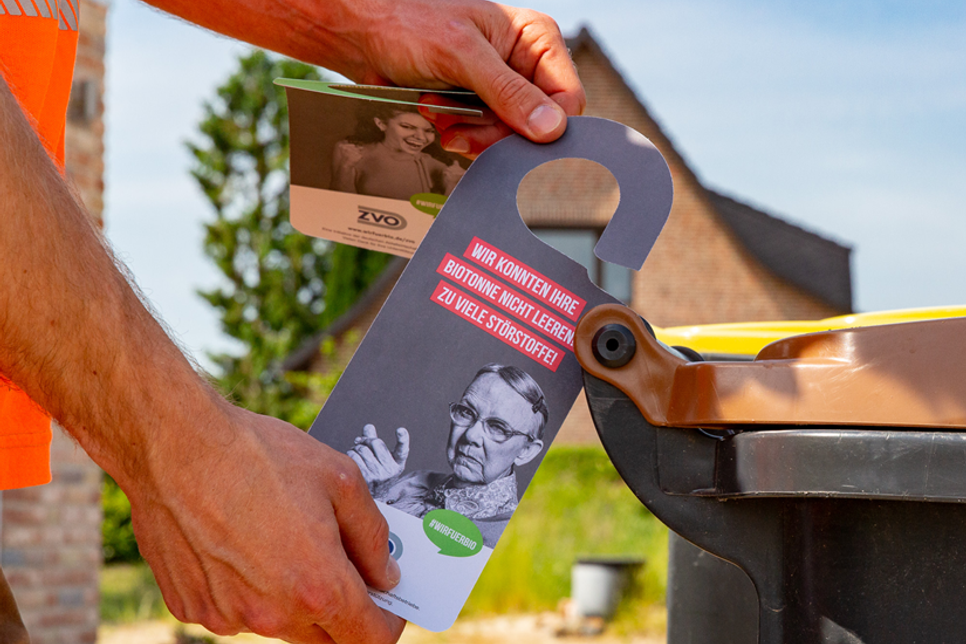 Dieser Anhänger wurde an der Biotonne befestigt, wenn etwas beanstandet wurde. (Foto: schweitzer media)