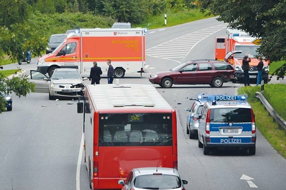 Immer wieder ist es an der Kreuzung B 76/Höppnerweg in Timmendorfer Strand zu schweren Verkehrsunfällen gekommen.