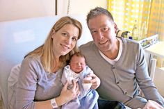 Levian Thomas Schmidt wurde am 31. Dezember um 23.32 Uhr als letztes Baby des vergangenen Jahres in der Sana Klinik Eutin geboren und macht nun seine Eltern Stephanie und Thomas Schmidt aus Niendorf unübersehbar sehr glücklich. (Foto: ed)