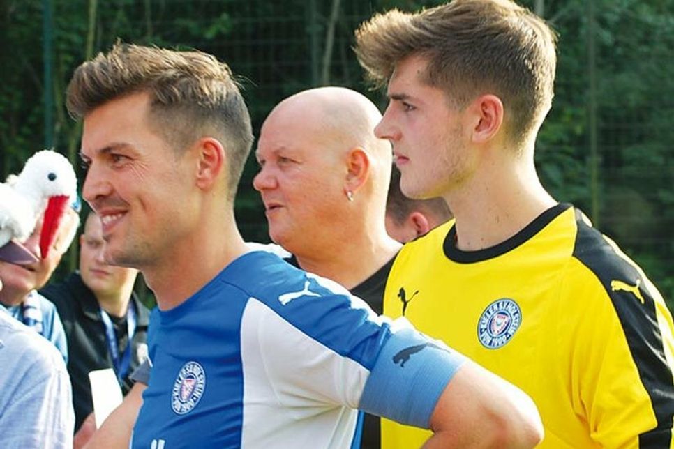 Reist nun nach Norderstedt: Tim Siedschlag (Holstein Kiel 2, l.)