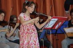 Akasha Mudge hatte während der Schulfeier ihren großen Auftritt, den sie bravourös meisterte.