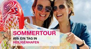 Die reporter-Redakteurinnen Gesche Muchow (lks.) und Kristina Kolbe sind mit ihrem Podcast „Ostsee-Perlen“ heute in Heiligenhafen unterwegs.