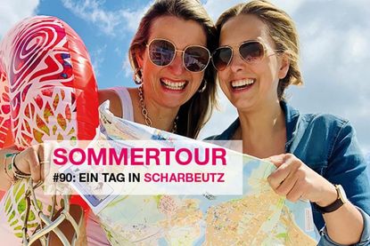 Die reporter-Redakteurinnen Gesche Muchow (lks.) und Kristina Kolbe sind mit ihrem Podcast „Ostsee-Perlen“ sechs Wochen lang auf großer Sommertour.