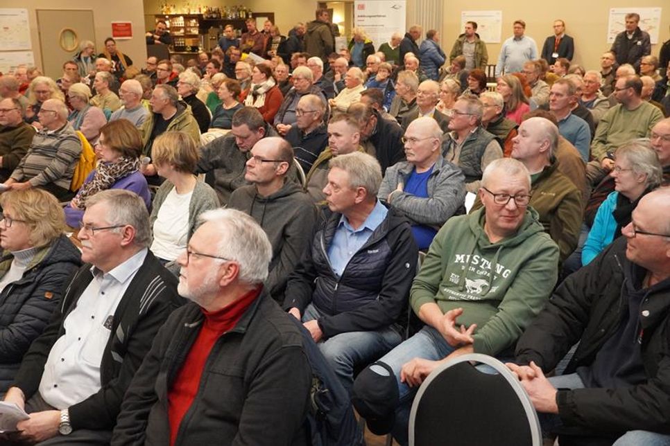 Viele Bürgerinnen und Bürger aus den betroffenen Gemeinden informierten sich in Lensahn.