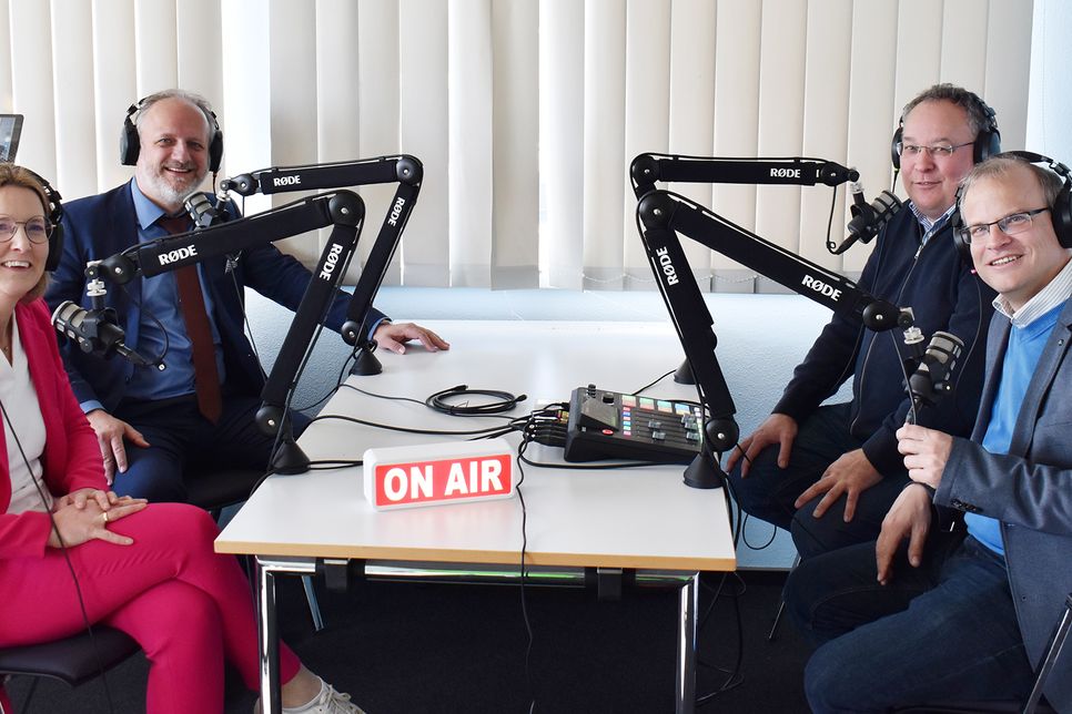 Die Möglichkeit eigene Podcasts herzustellen und zu gestalten wurde vor Ort gleich ausprobiert.