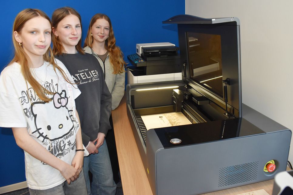 Der neue Lasercutter ermöglicht die präzise Bearbeitung von Holz, Metallen und Kunststoffen.
