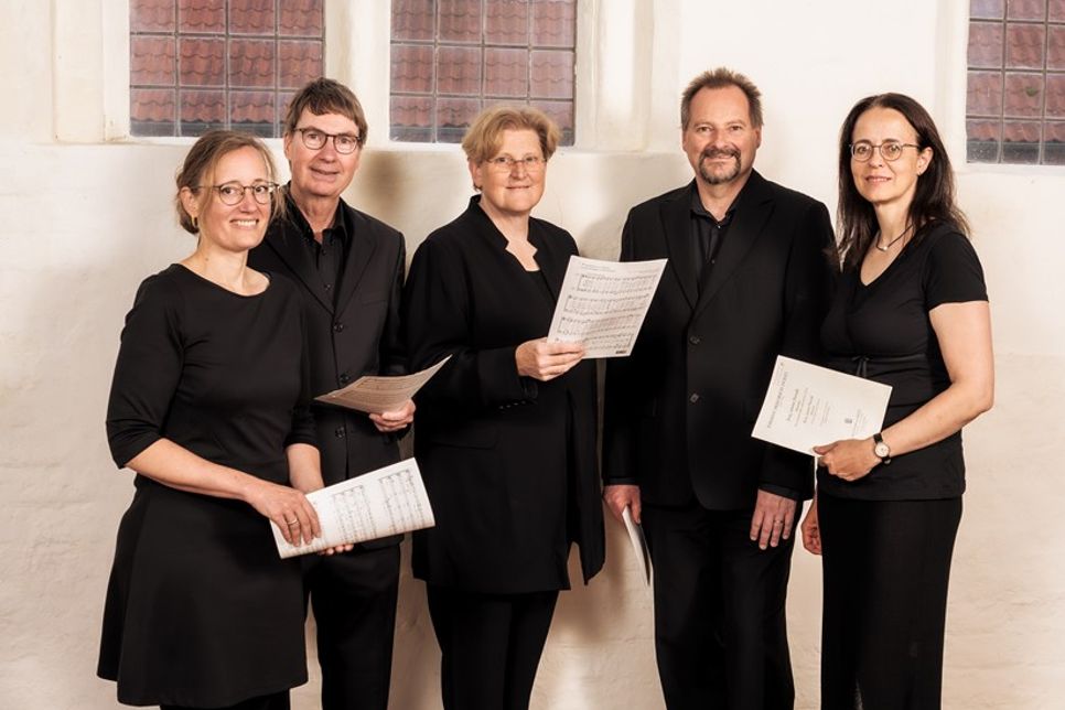 Das Vokalensemble „Acappella4you“ unterhält musikalisch. (Foto: Reimo Schaaf)