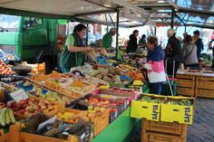 Der Neustädter Wochenmarkt zieht vorübergehend auf den Parkplatz Klosterhof.