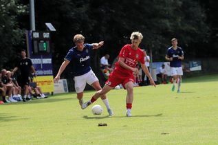 Lasse Schröder (rechts) absolvierte bei Holstein Kiel ein hohes Laufpensum.