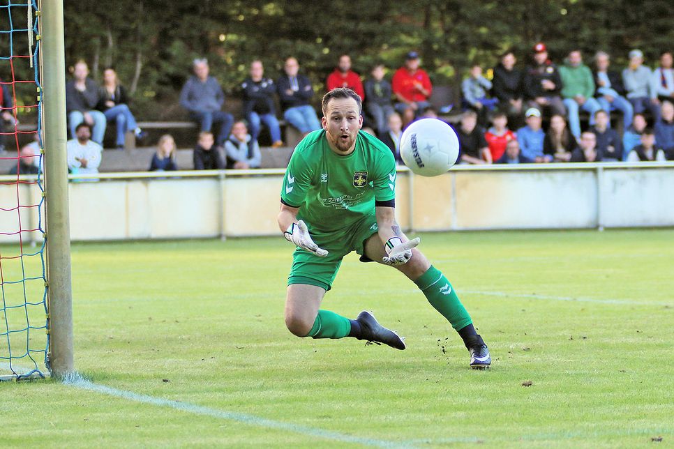 Torwart Denis Klassen hat aus gesundheitlichen Gründen sein Karriereende verkündet und hinterlässt eine schmerzhafte Lücke.