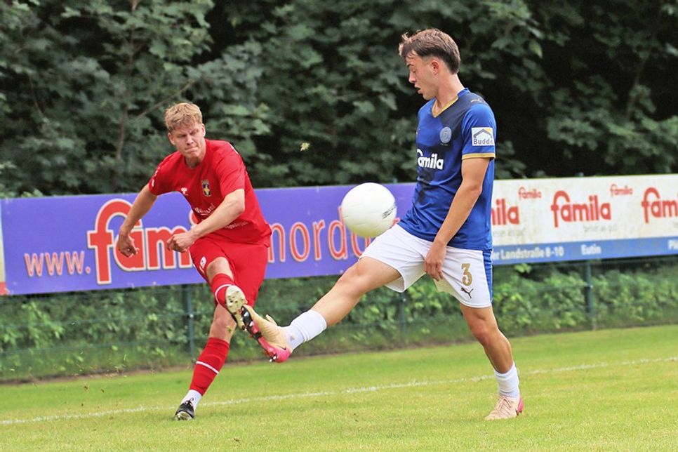 Auch Johann Schneekloth (links) konnte die Niederlage in Kiel nicht verhindern.