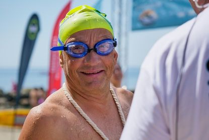 Wigald Boning war einer von 104 Teilnehmenden beim Seebrückenschwimmen.