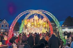 Einer der schönsten Weihnachtsmärkte der Region: „Fischers Wiehnacht“ lädt am ersten Adventswochenende bei viel Live-Musik zum Verweilen ein.