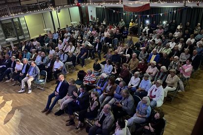 Zahlreiche Gäste waren gekommen, um gemeinsam „80 Jahre Schleswig-Holstein“ zu feiern.