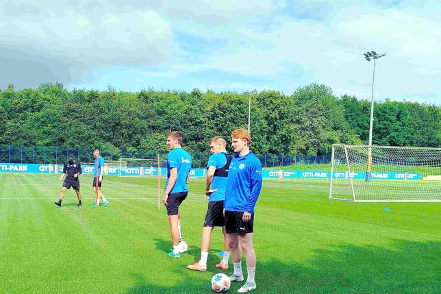 Wartet weiter auf einen Heimsieg: Holsteins Wagner (r.).