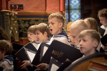 Die Thüringer Sängerknaben singen Kompositionen Europäischer Meister verschiedener Epochen zum Kirchenjahreskreis.