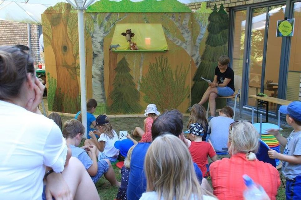 Beim Puppentheater kamen alle Besucher auf ihre Kosten.