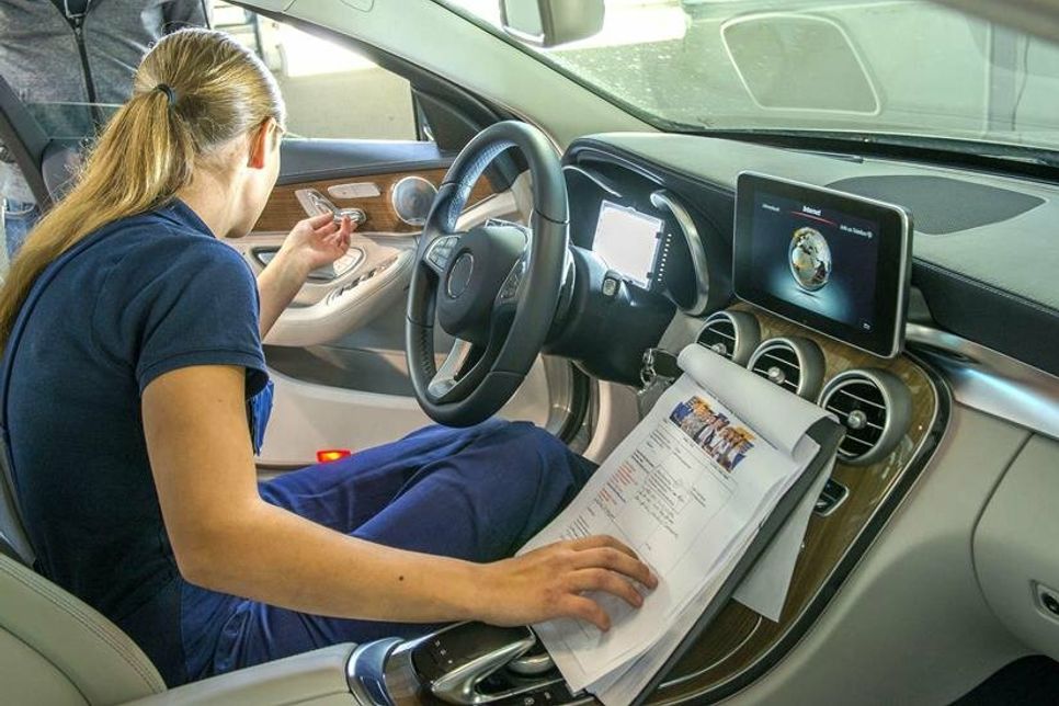 Durch immer mehr technische Austattung an Autos wird der Beruf des KFZ-Mechatronikers zunehmend komplexer. (Foto: Pressetreff)