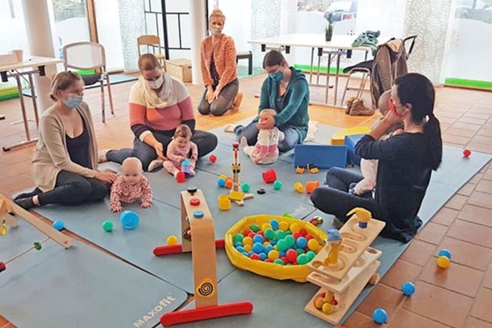 Guter Rat, Austausch mit anderen Menschen, kurzweilige Stunden - das ist Programm im Familienzentrum Probstei