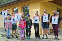Sie wollen das JuSchKa am Leben bleibt. Diese Kinder und Jugendlichen hoffen auf eine Zukunft des Fördervereins der Jugendtreffs und gehen nun mit Steckbriefen auf die Suche nach den dringend nötigen neuen Mitgliedern und Kandiaten für den Vereinsvorsitz.