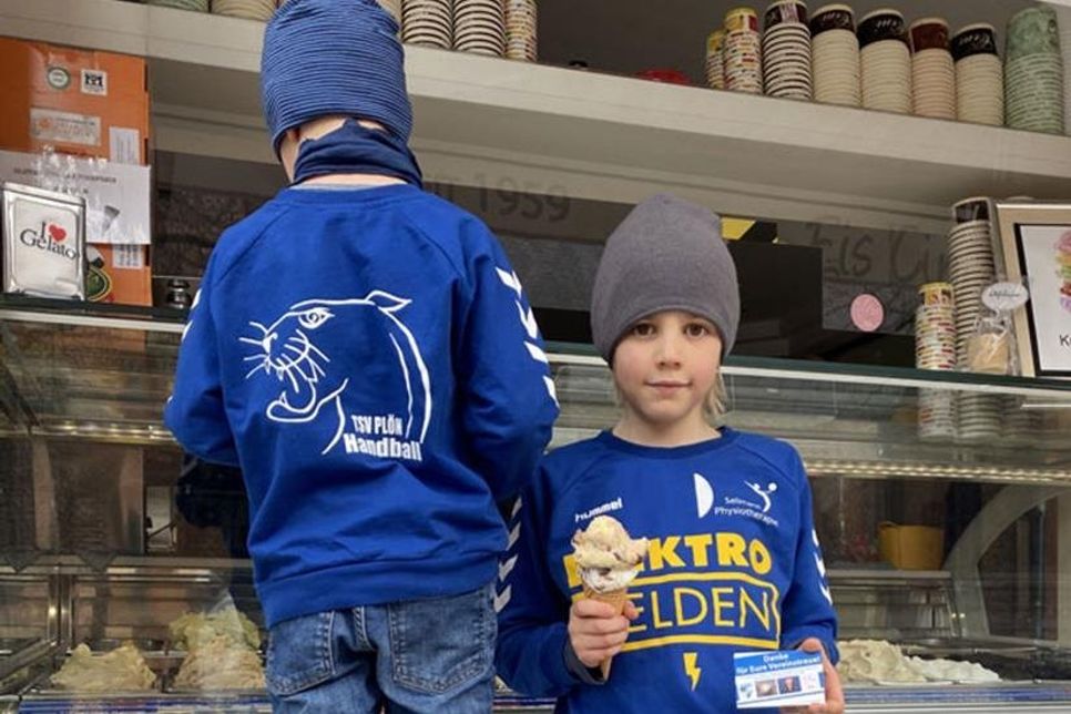 Anstehen für ein leckeres Eis.