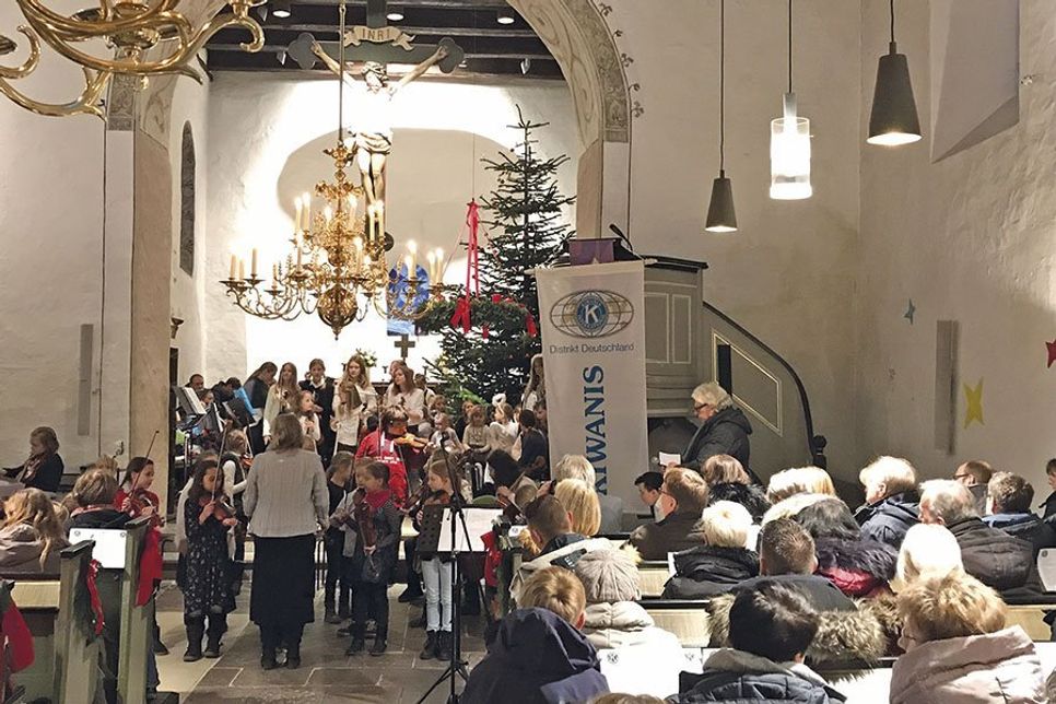 In diesem Jahr findet das Konzert in der Feldsteinkirche im Anschluss an denWeihnachtsbasar der Cesar-Klein-Schule statt. (Foto: VA)